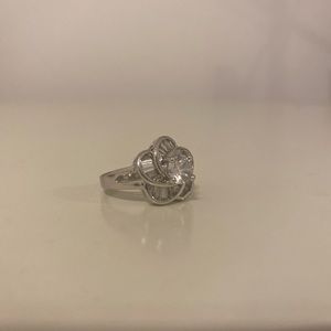 sterling silver ring , flower center